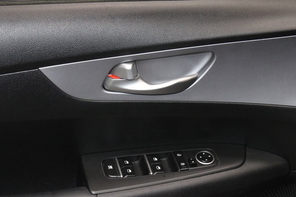 Used 2024 Kia Forte LXS FWD image 22