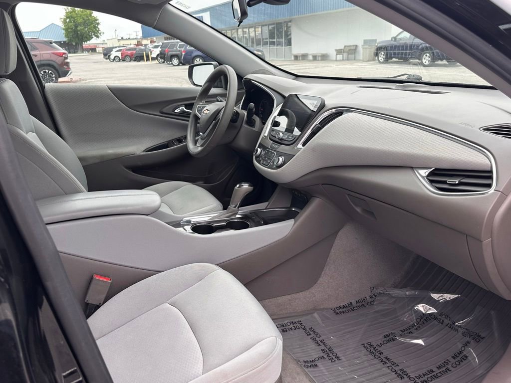 Used 2020 Chevrolet Malibu LT FWD image 17