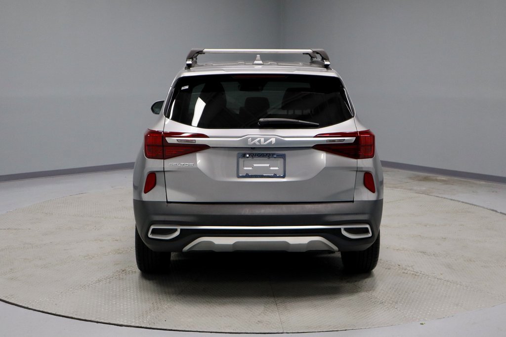 Used 2022 Kia Seltos EX image 4