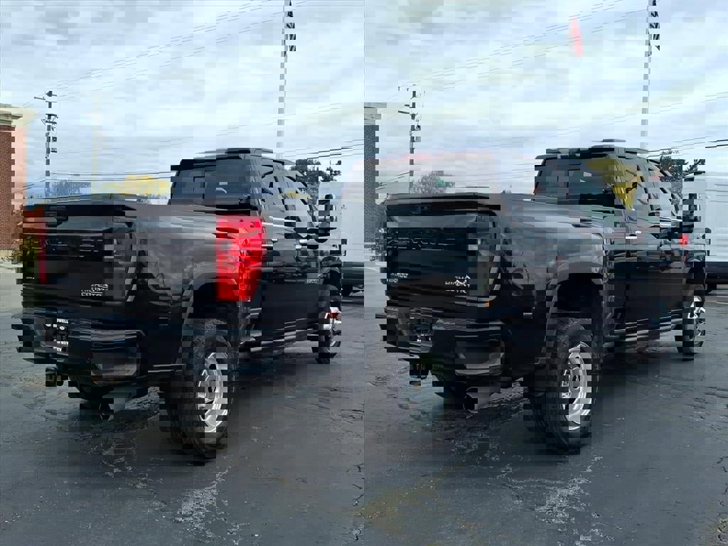 Used 2021 Chevrolet Silverado 3500 High Country w/ LPO, Hitch Package image 4