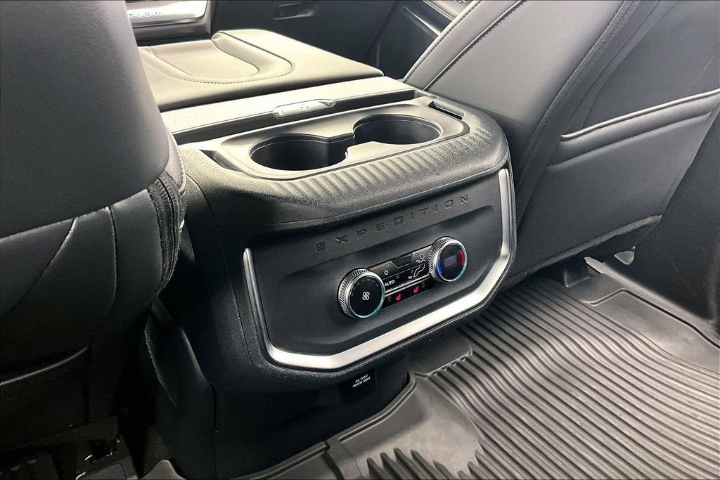 Certified 2025 Ford Expedition Platinum w/ Stealth Performance Package image 34