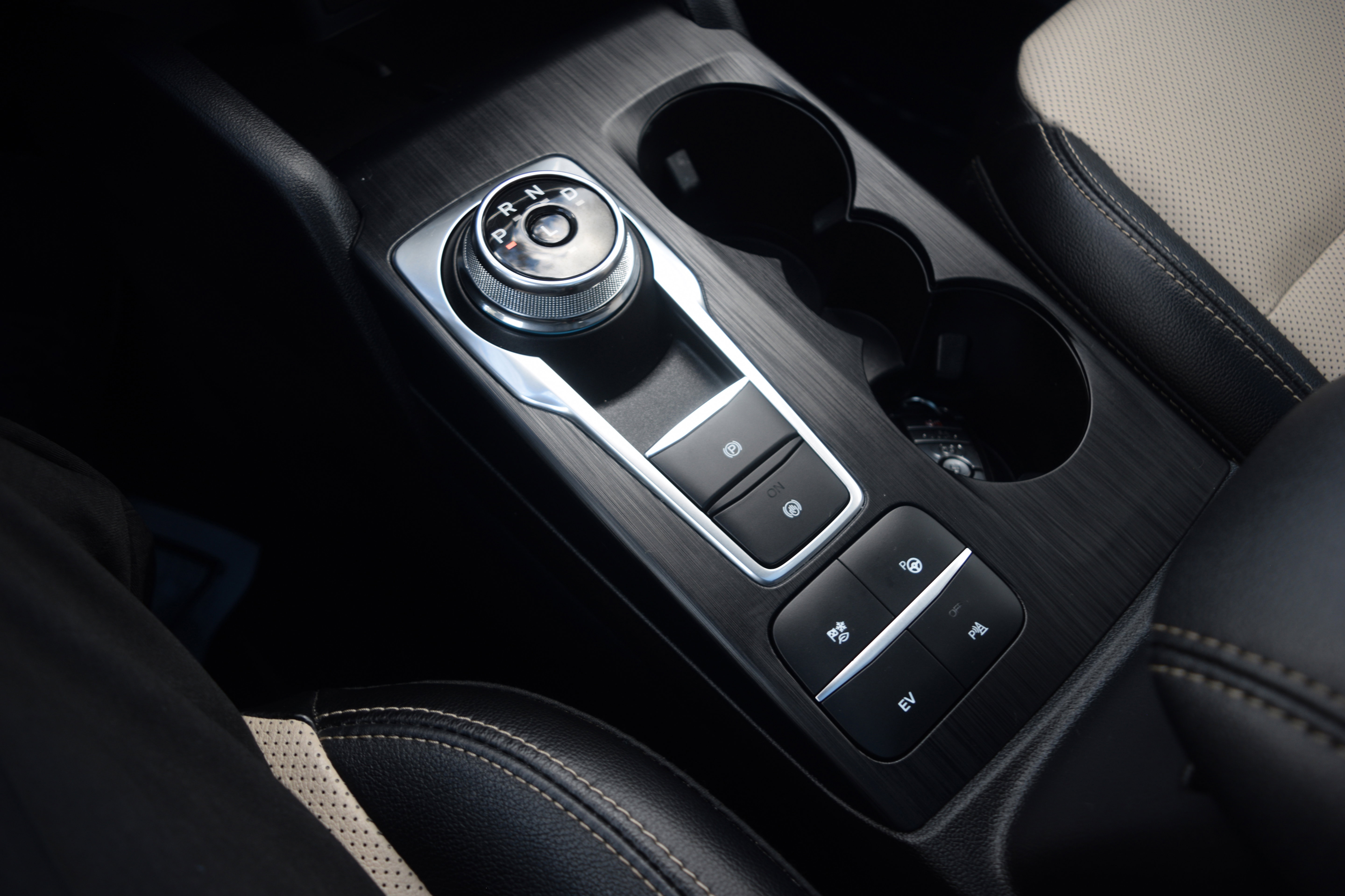 Certified 2022 Ford Escape Titanium w/ Titanium Premium Package image 12