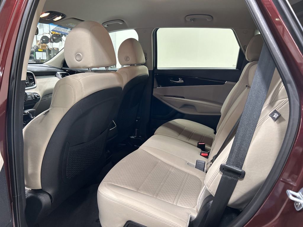 Used 2019 Kia Sorento FWD image 23