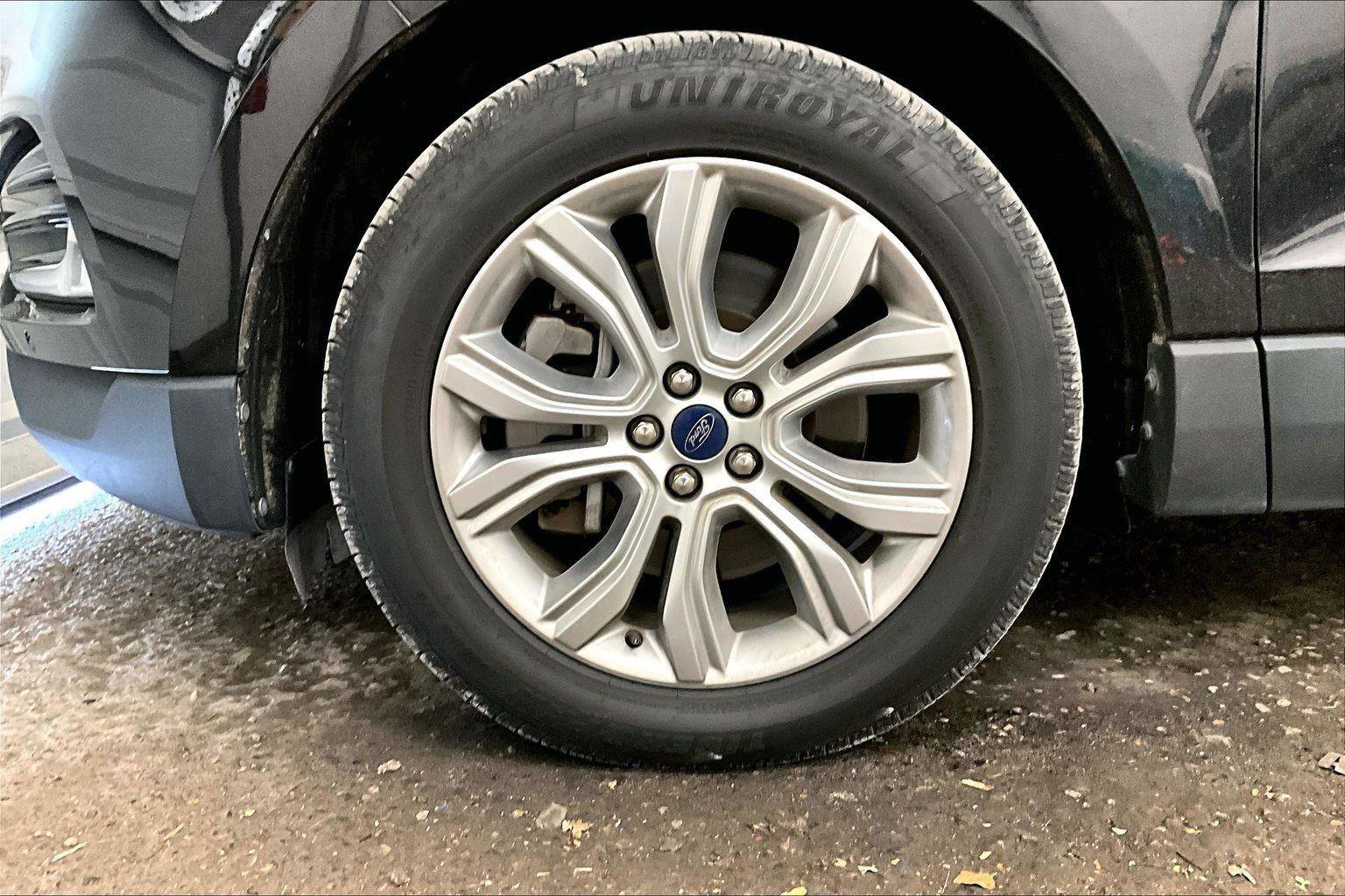 Certified 2021 Ford Edge Titanium image 10