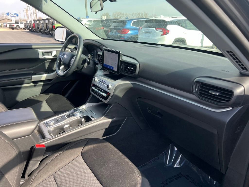 Certified 2022 Ford Explorer XLT w/ Class IV Trailer Tow Package image 11