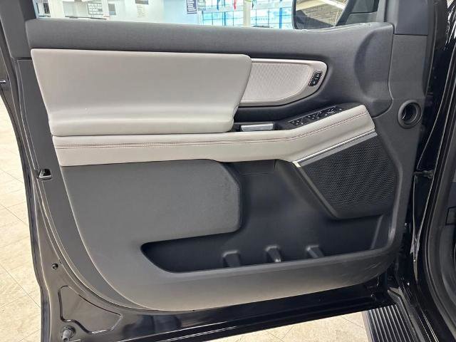Certified 2025 Ford Expedition Active image 10