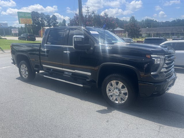 Used 2024 Chevrolet Silverado 2500 High Country w/ Technology Package AWD/4WD image 5