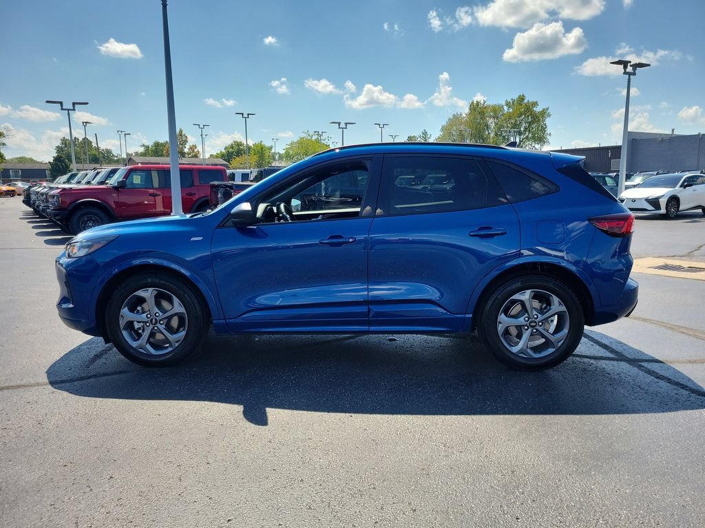 Certified 2023 Ford Escape ST-Line w/ Tech Pack #1 FWD image 7
