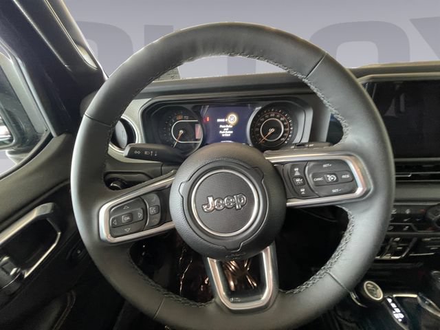 Used 2025 Jeep Wrangler Unlimited Sahara AWD/4WD image 13