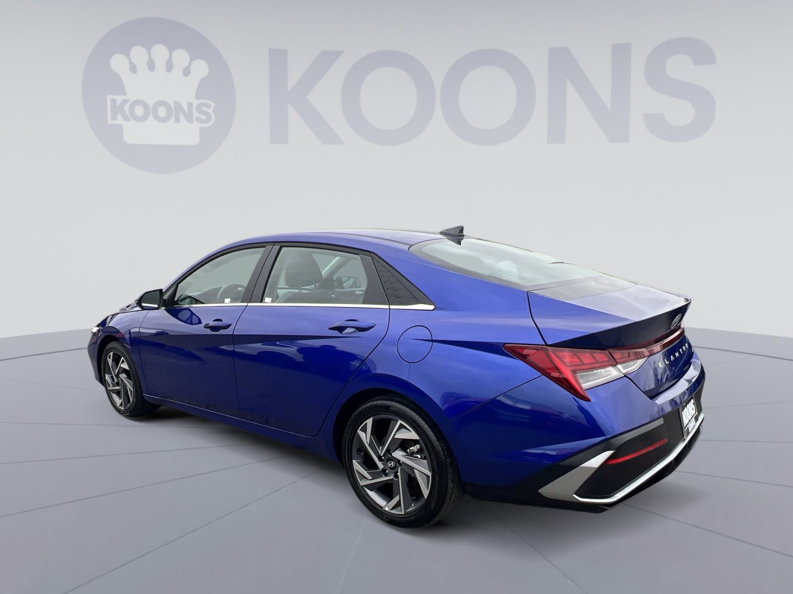 Used 2025 Hyundai Elantra Limited image 3