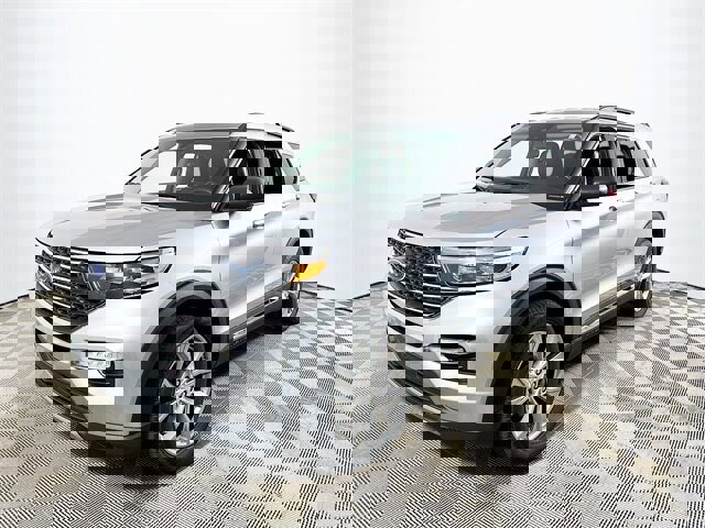 Certified 2023 Ford Explorer XLT w/ Equipment Group 202A image 7