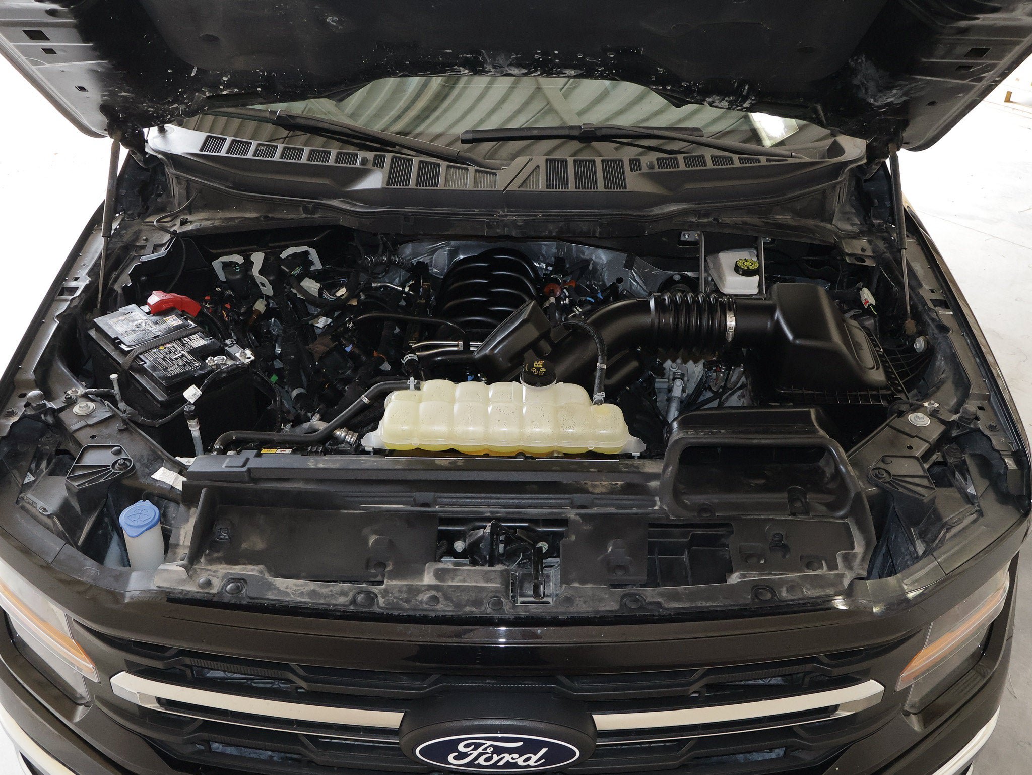 Certified 2025 Ford F150 XLT w/ Equipment Group 301A Standard AWD/4WD image 21