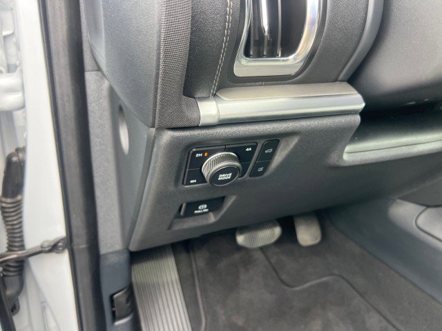 Certified 2025 Ford Expedition Max Platinum w/ Driver's Package AWD/4WD image 12