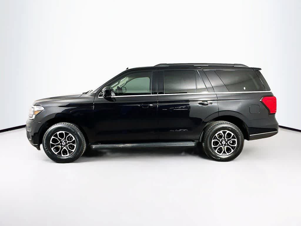 Certified 2024 Ford Expedition XLT RWD image 3