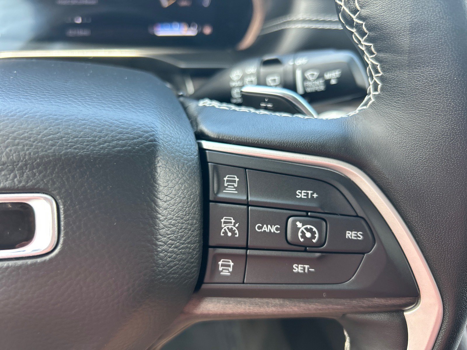 Used 2021 Jeep Grand Cherokee L Limited AWD/4WD image 26