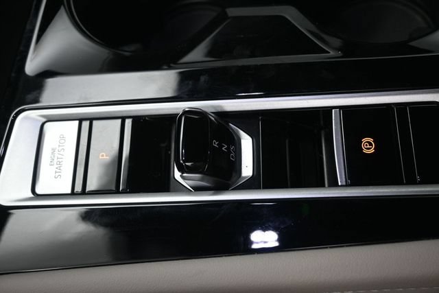 Used 2024 Volkswagen Atlas SE AWD/4WD image 13