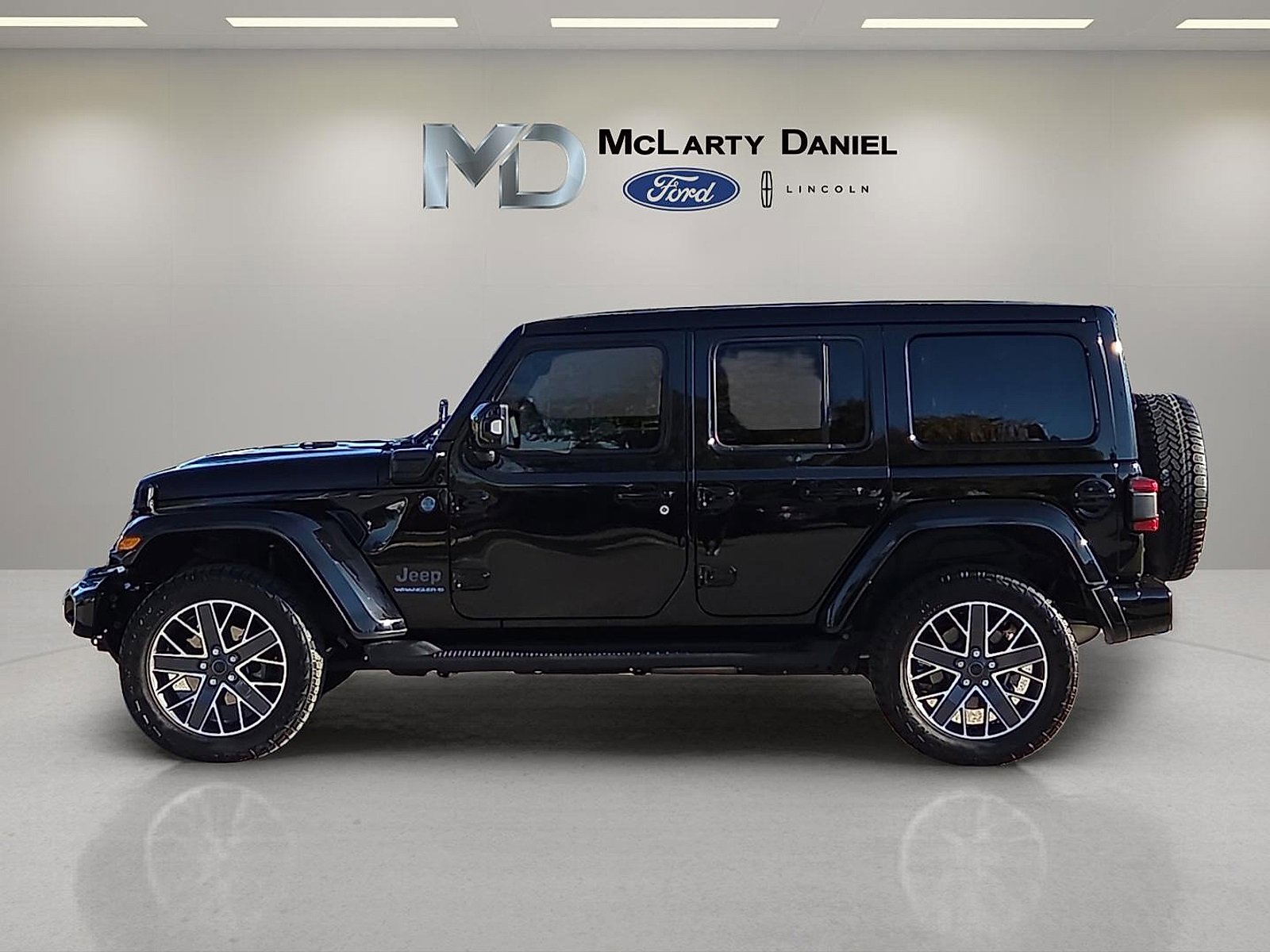 Used 2024 Jeep Wrangler High Altitude image 3