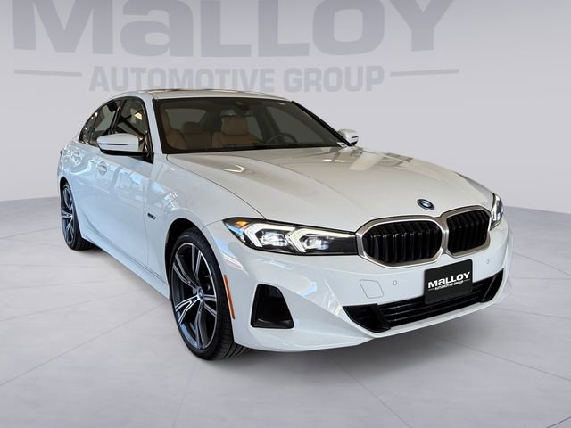 Used 2023 BMW 330e xDrive w/ Driving Assistance Package AWD/4WD image 7