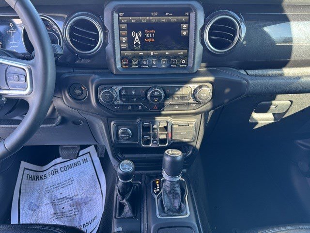 Used 2023 Jeep Wrangler Unlimited Sahara image 17