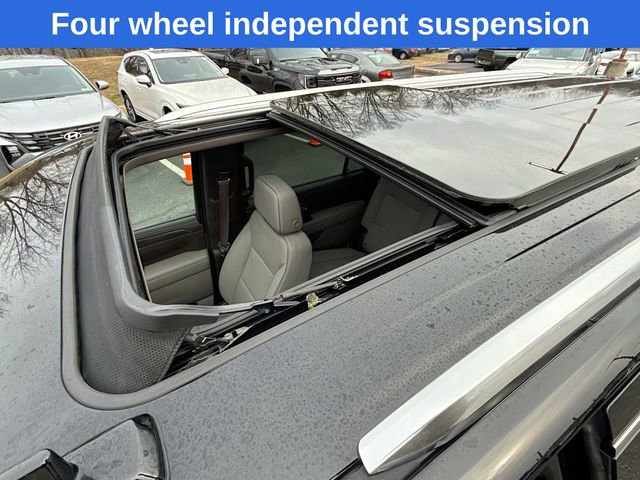 Used 2022 GMC Yukon XL SLT w/ SLT Premium Package image 25