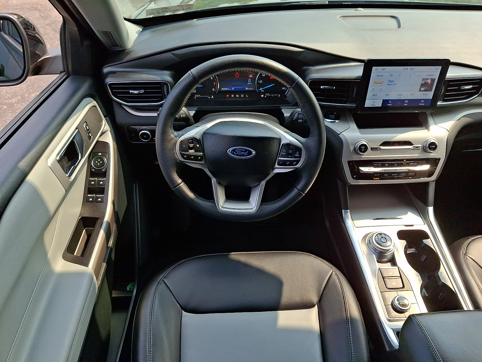 Certified 2024 Ford Explorer XLT w/ Equipment Group 202A AWD/4WD image 14