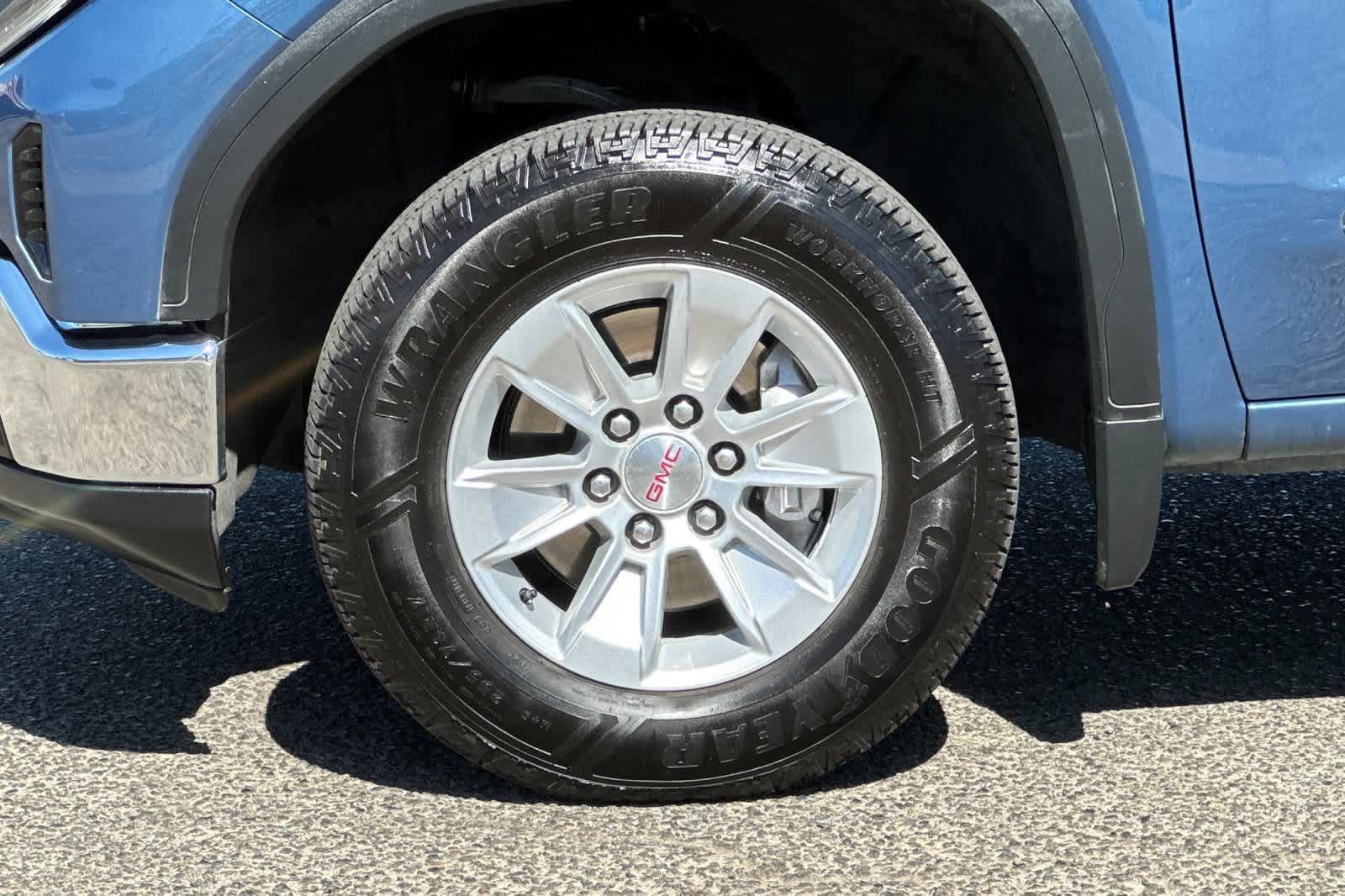 Used 2024 GMC Sierra 1500 SLE AWD/4WD image 26