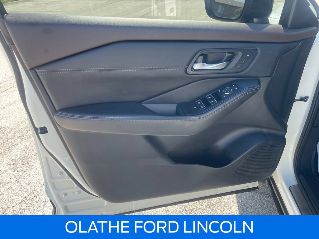 Used 2023 Nissan Rogue SL w/ SL Premium Package FWD image 19