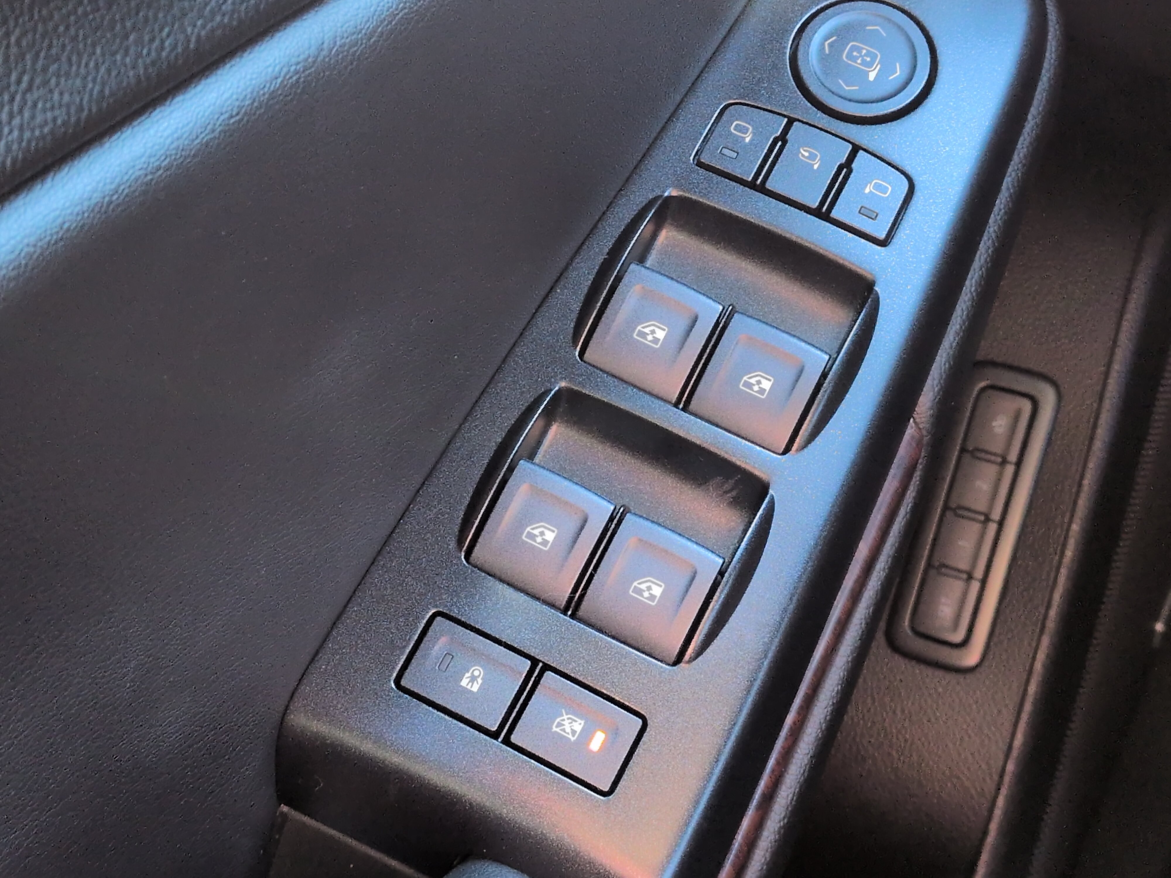 Used 2019 GMC Yukon SLT w/ Premium Edition RWD image 23