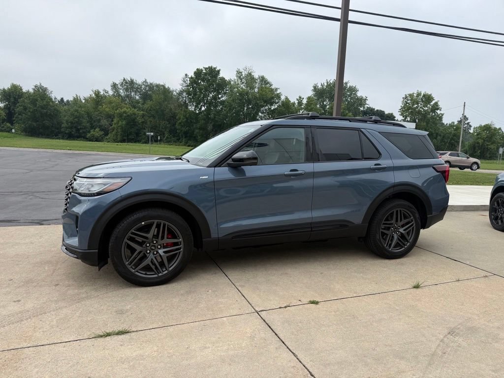 Certified 2025 Ford Explorer ST-Line w/ Premium Package AWD/4WD image 6
