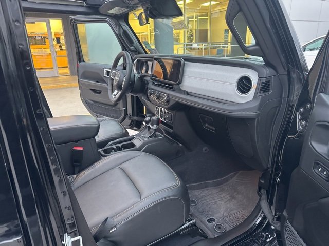 Used 2024 Jeep Wrangler Sahara w/ Safety Group image 23