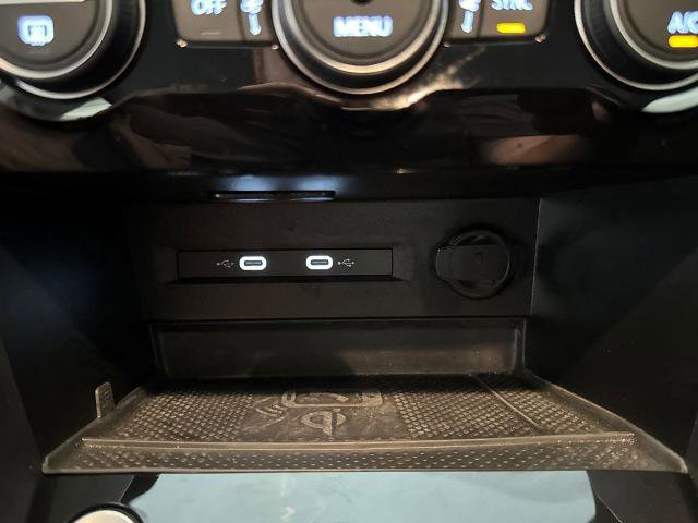 Used 2024 Volkswagen Taos SE FWD image 28