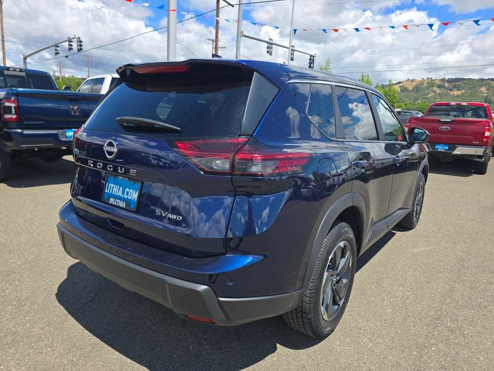 Used 2024 Nissan Rogue SV AWD/4WD image 5