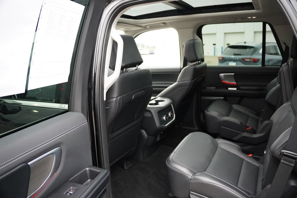 Certified 2025 Ford Expedition Platinum AWD/4WD image 17