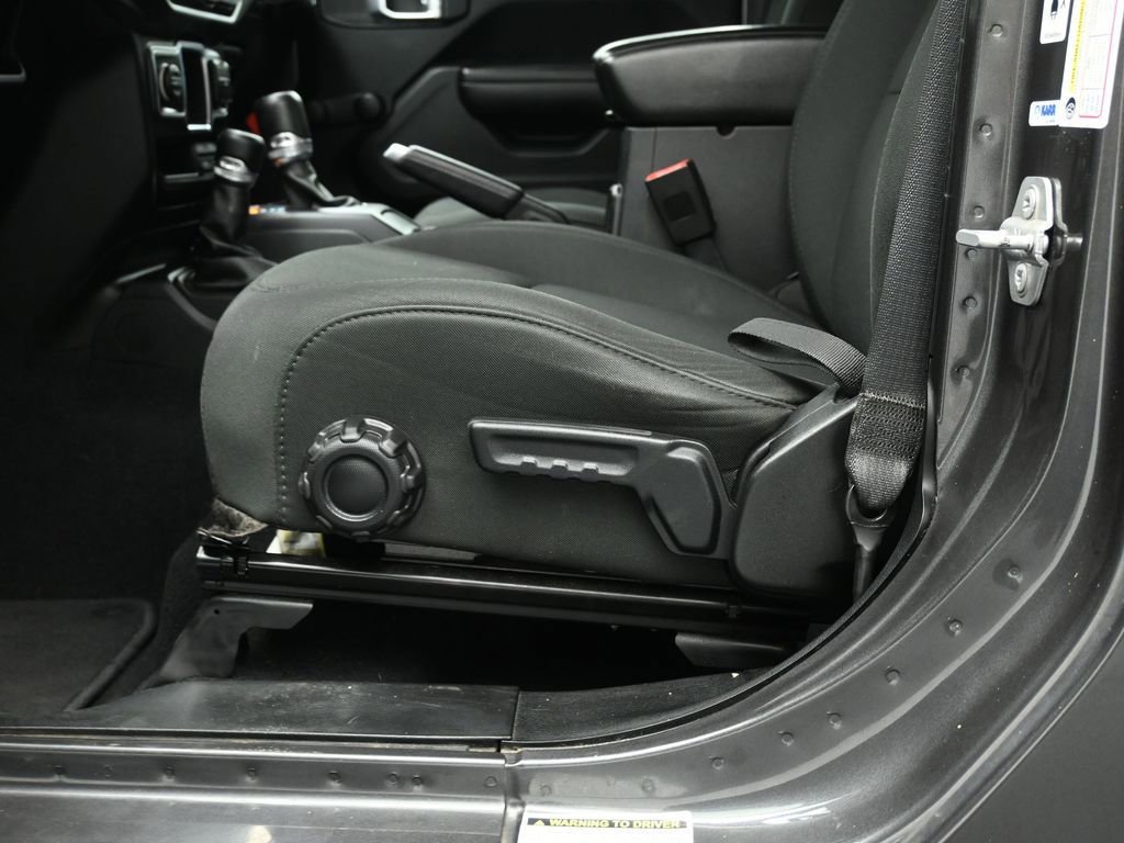 Used 2018 Jeep Wrangler Unlimited Sport image 8