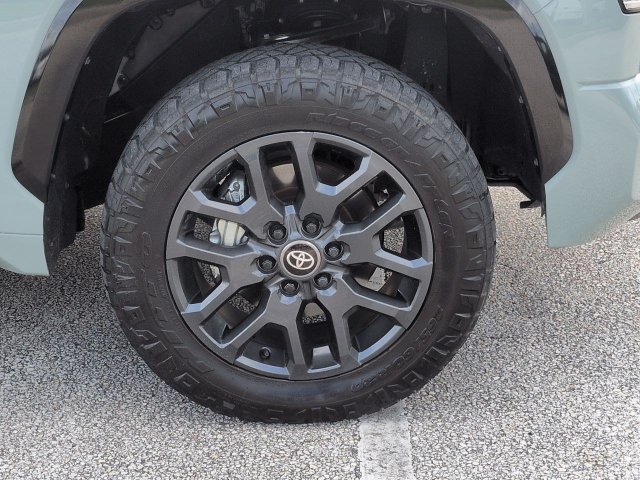 Used 2025 Toyota Tundra Platinum AWD/4WD image 11