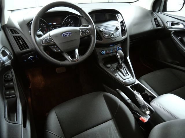 Certified 2018 Ford Focus SE w/ Cold Weather Package FWD image 4