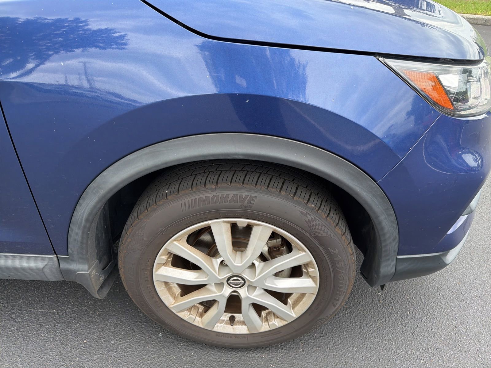 Used 2020 Nissan Rogue Sport SV FWD image 7