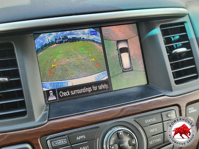 Used 2017 Nissan Pathfinder Platinum FWD image 29
