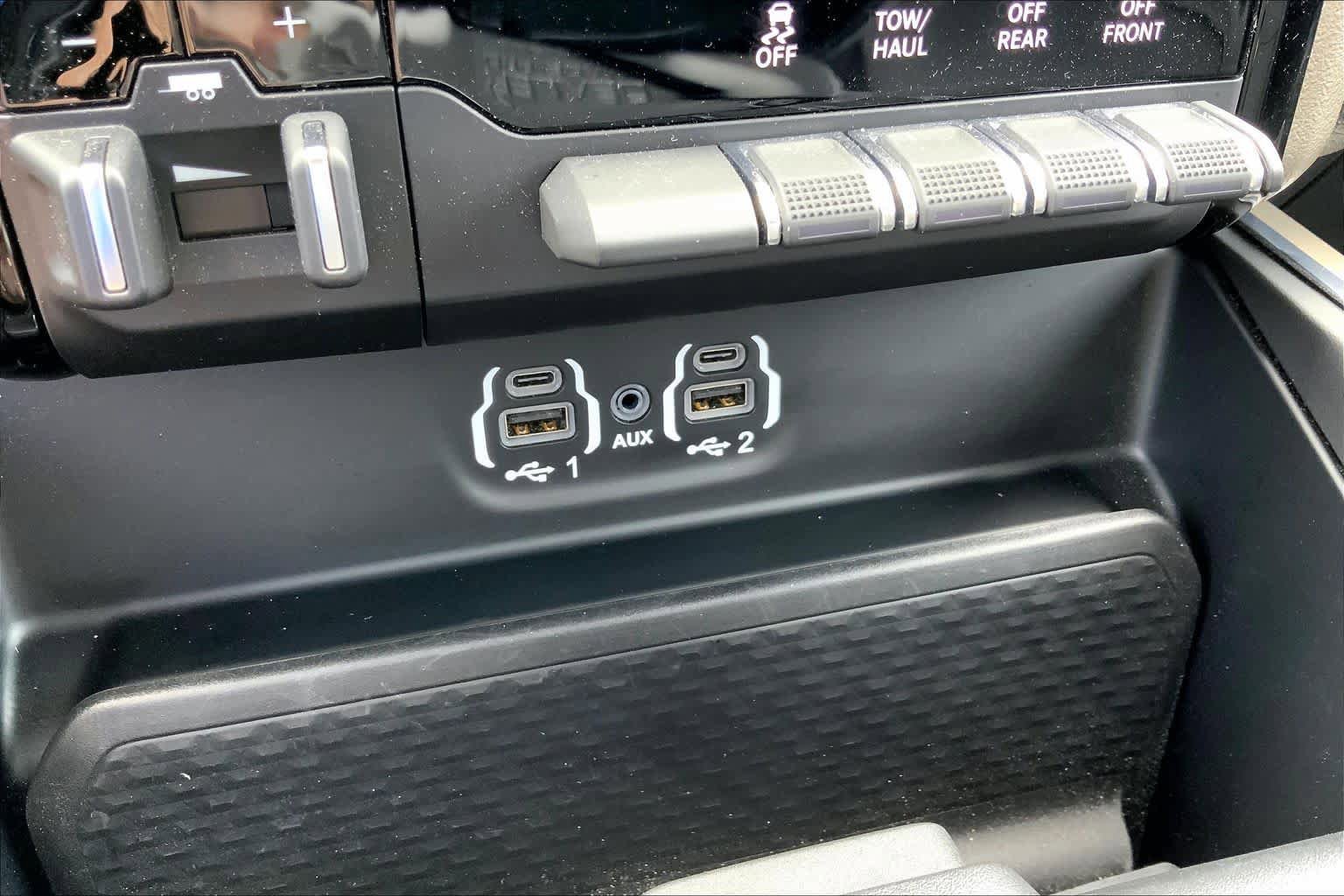 Used 2024 RAM 2500 Laramie w/ Protection Group AWD/4WD image 31