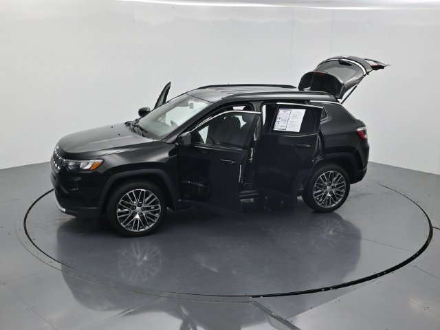 Used 2023 Jeep Compass Limited AWD/4WD image 24