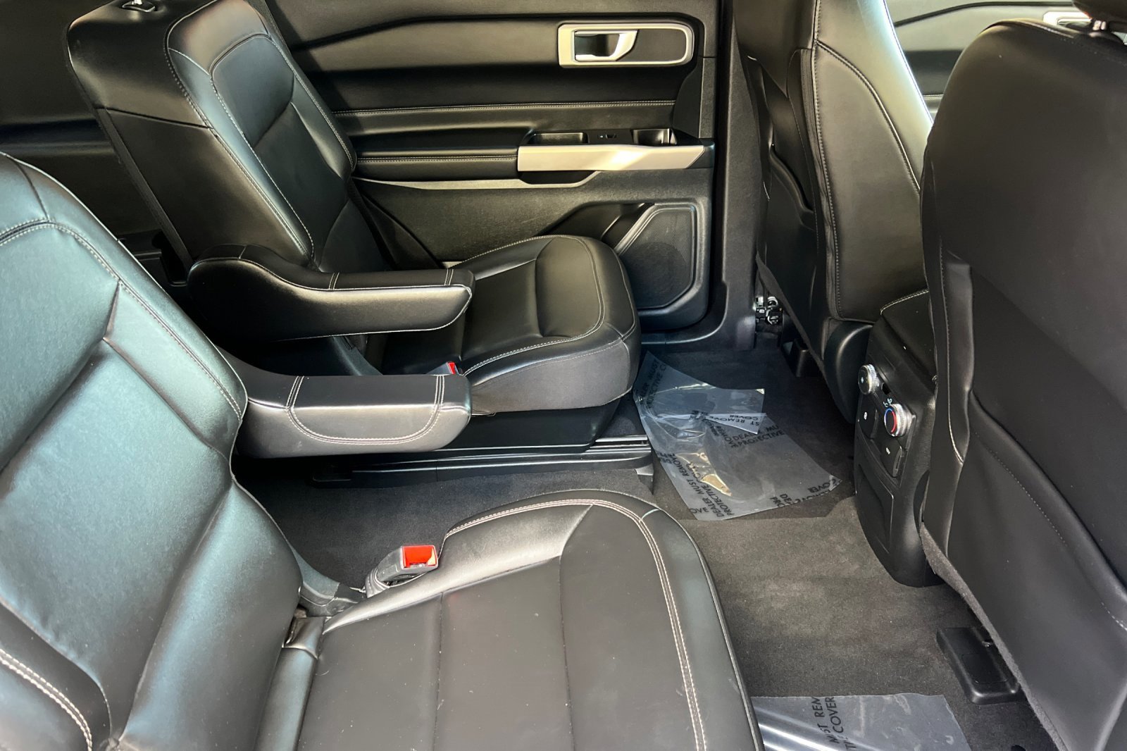 Certified 2022 Ford Explorer XLT w/ Equipment Group 202A image 19