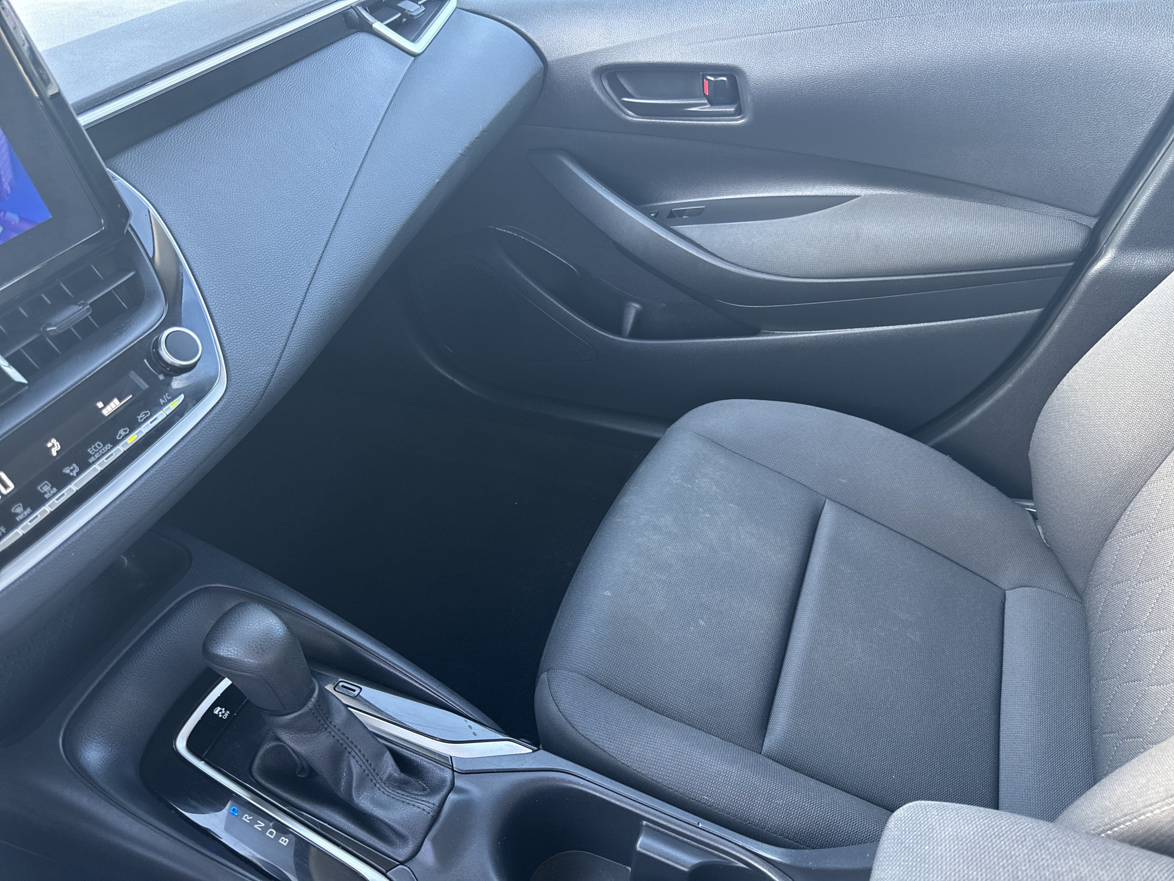 Used 2023 Toyota Corolla LE FWD image 27