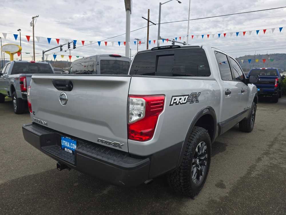 Used 2018 Nissan Titan PRO-4X image 5
