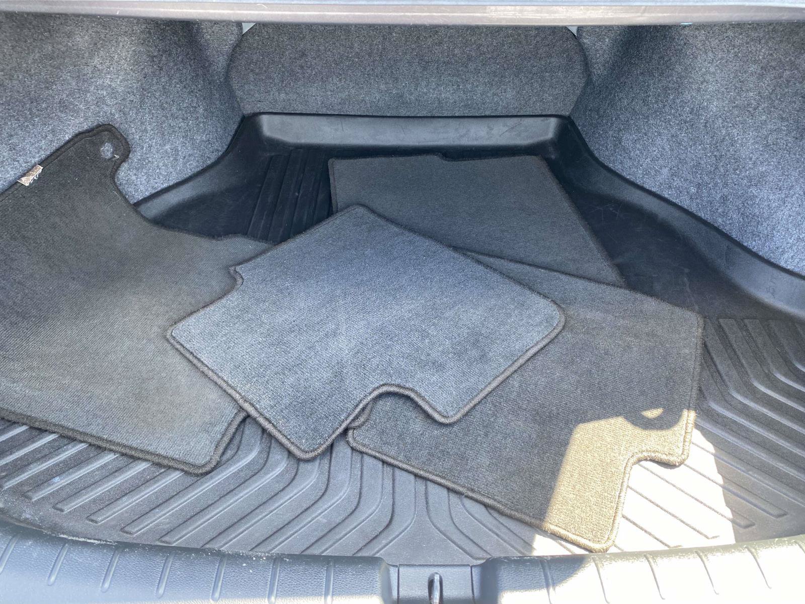 Used 2017 Honda Accord LX image 10