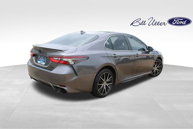Used 2023 Toyota Camry SE FWD image 5
