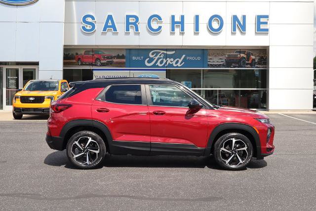Used 2021 Chevrolet TrailBlazer RS w/ Convenience Package FWD image 2