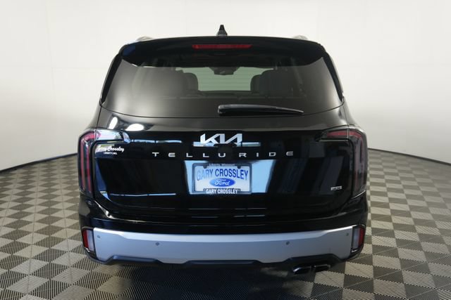 Used 2023 Kia Telluride EX w/ EX Captain's Chair Package AWD/4WD image 4