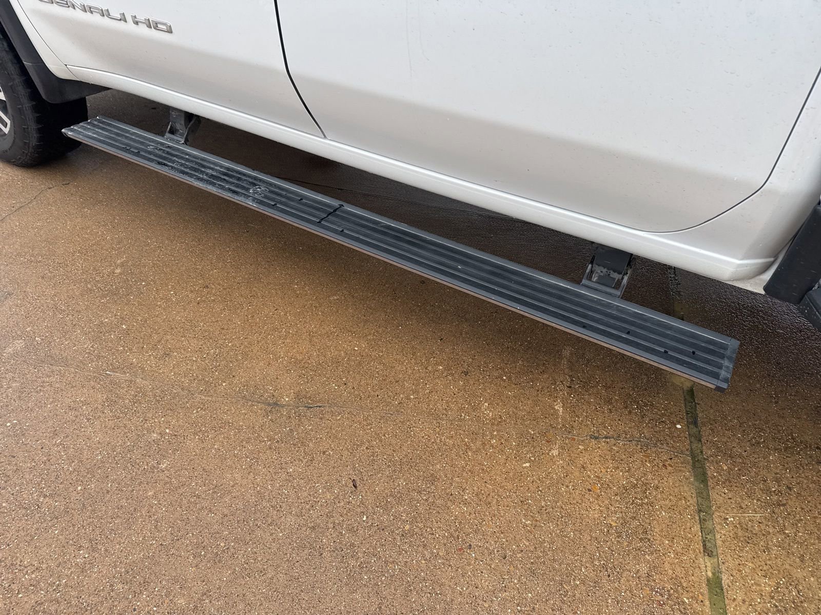 Used 2024 GMC Sierra 2500 Denali Ultimate AWD/4WD image 13