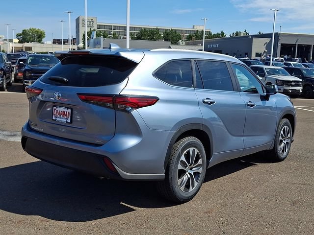 Used 2023 Toyota Highlander XLE FWD image 6