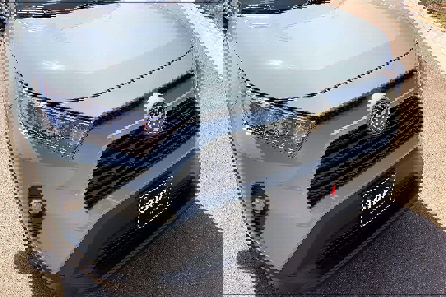 Used 2021 Toyota RAV4 XLE w/ Convenience Package image 30